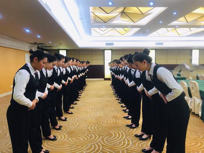 宽沟第三天基础服务礼仪培训
